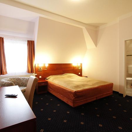 Hotel Preuss Im Dammtorpalais Hamburg-Harburg Exteriör bild