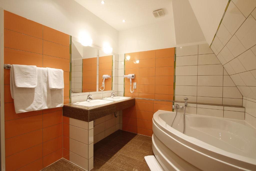 Hotel Preuss Im Dammtorpalais Hamburg-Harburg Rum bild